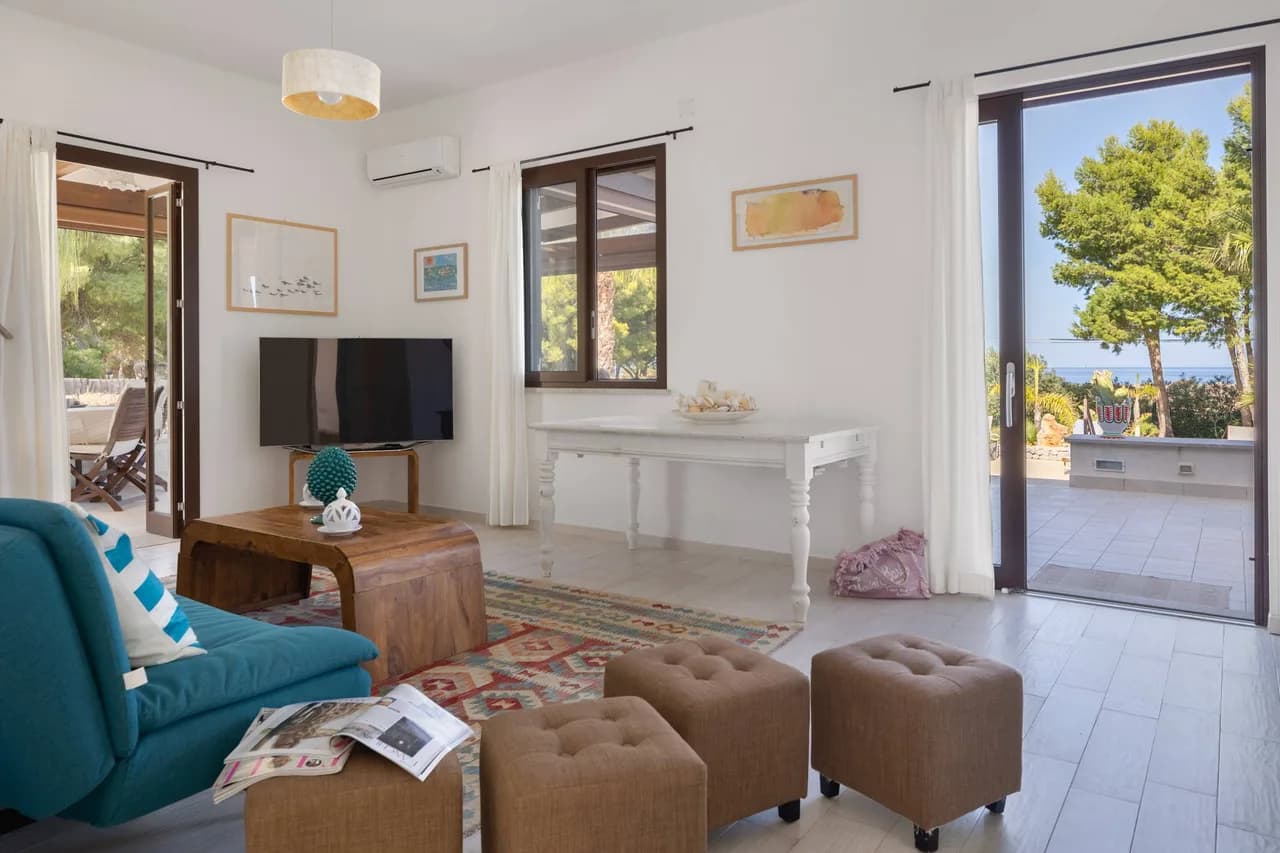 Amazing Villa Minutes Away From Fine Sandy Beach photo 3