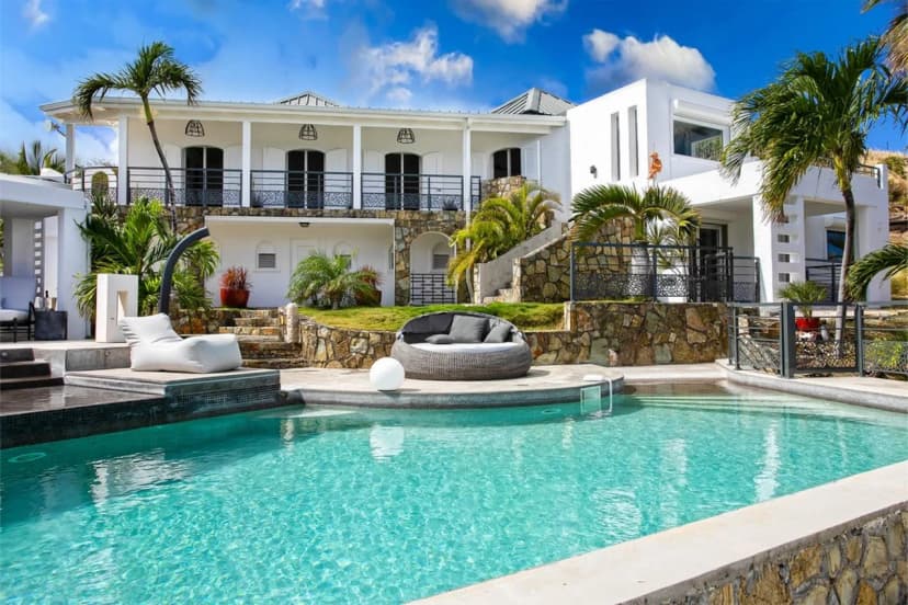 Elegant Oceanfront Villa with Secluded Beach Acces