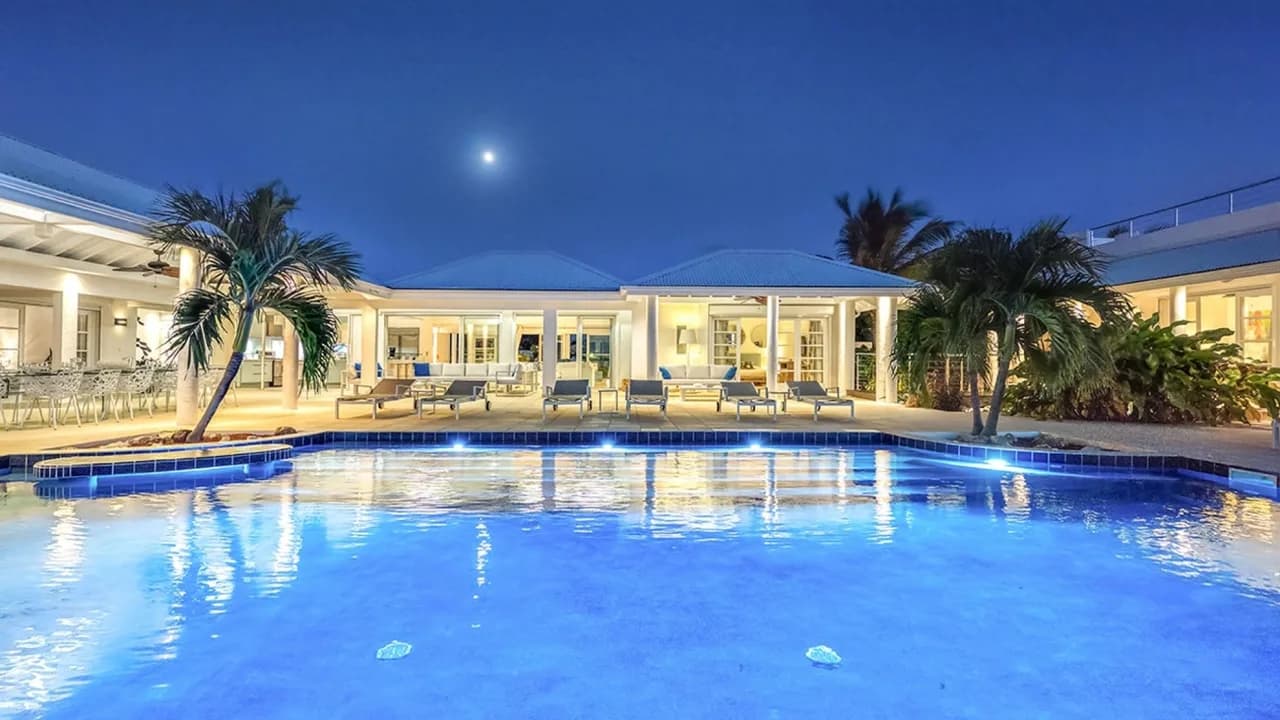 Modern hilltop villa with magnificent views photo 3
