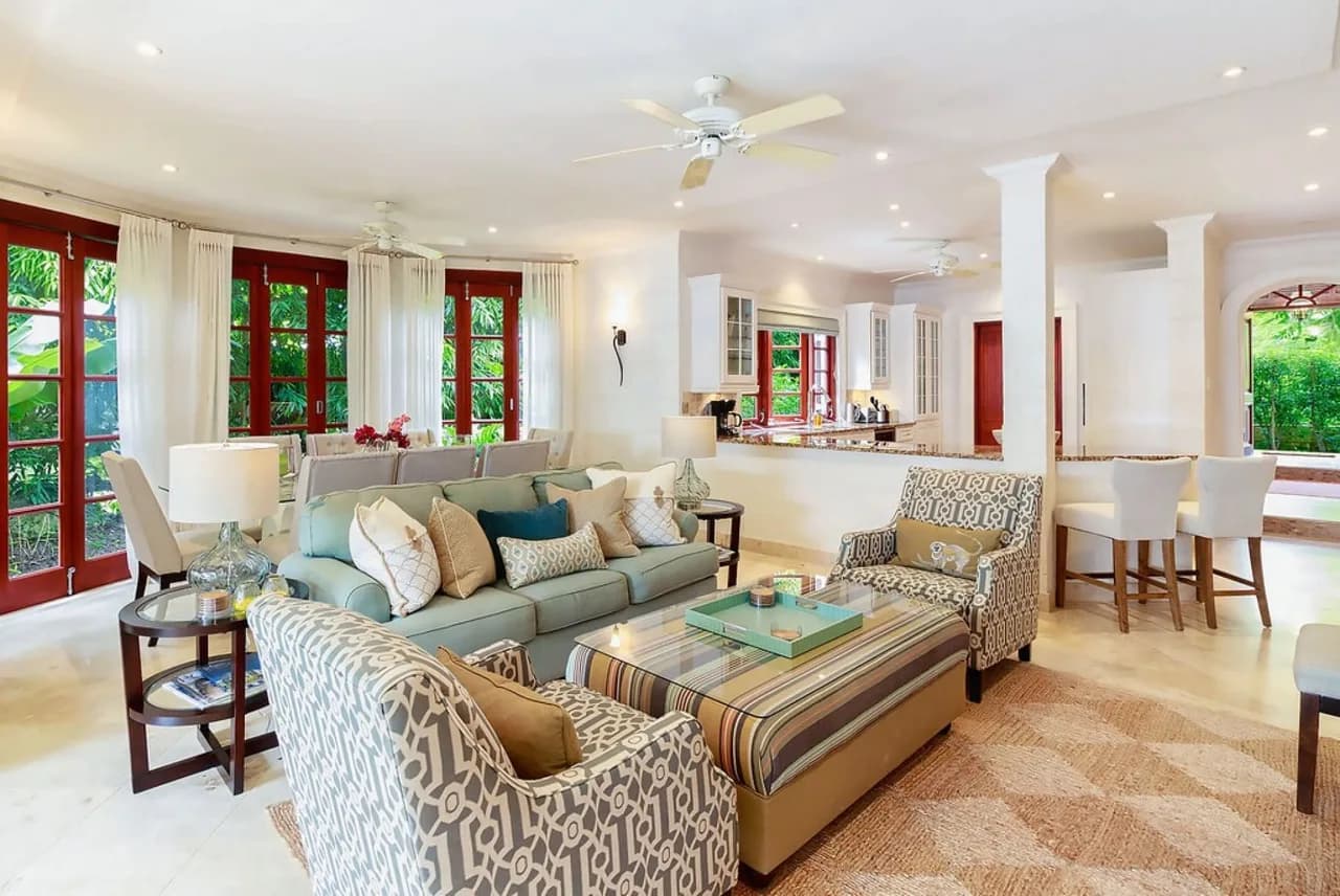 Exquisite Modern 3 Bedroom Villa Steps from Gibbs photo 5