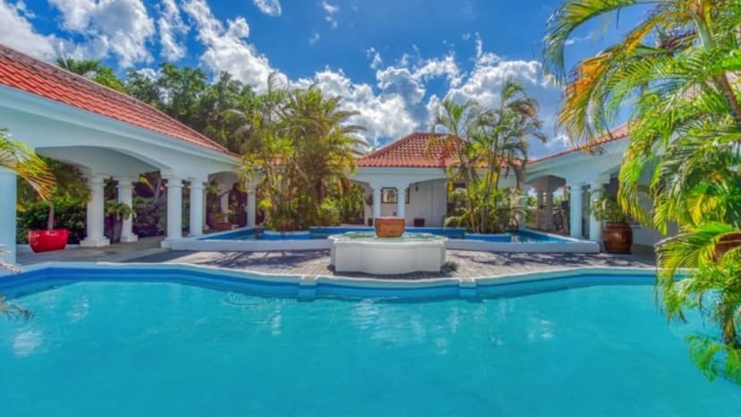STUNNING 6BR CARIBBEAN VILLA WITH INFINITY POOL