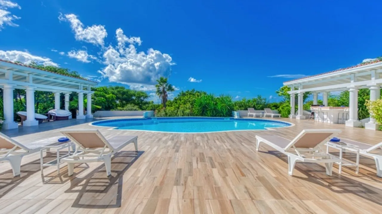 STUNNING 6BR CARIBBEAN VILLA WITH INFINITY POOL photo 2