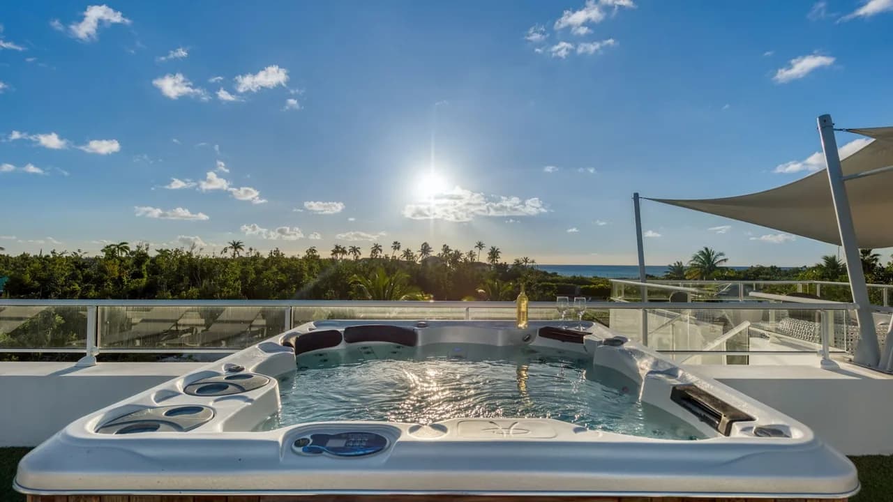 FANTASTIC 3BR VILLA ACROSS PLUM BAY BEACH photo 3