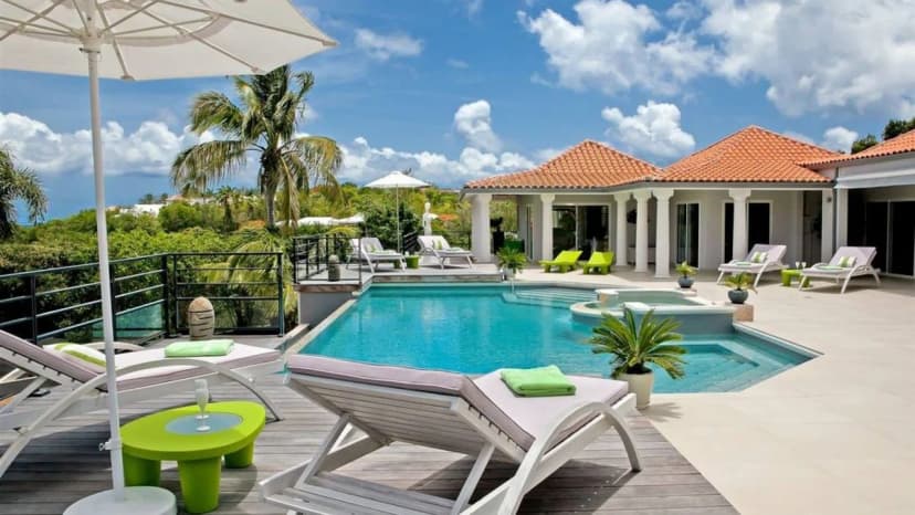 STUNNING 5BR MODERN VILLA OVERLOOKING PLUM BAY