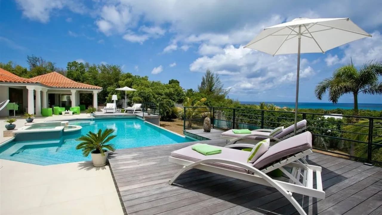 STUNNING 5BR MODERN VILLA OVERLOOKING PLUM BAY photo 2