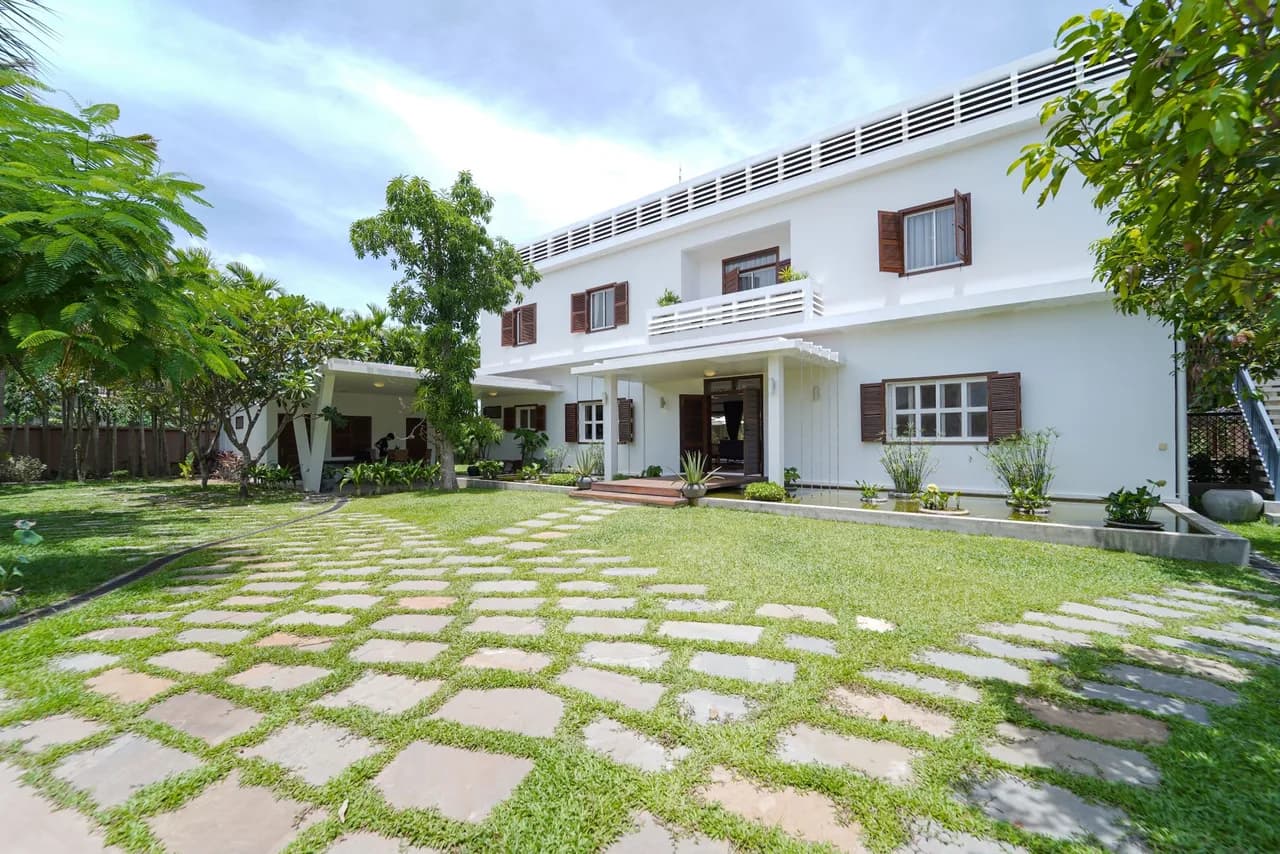 Colonial Style Grand Villa In Lush Tropical Garden photo 5