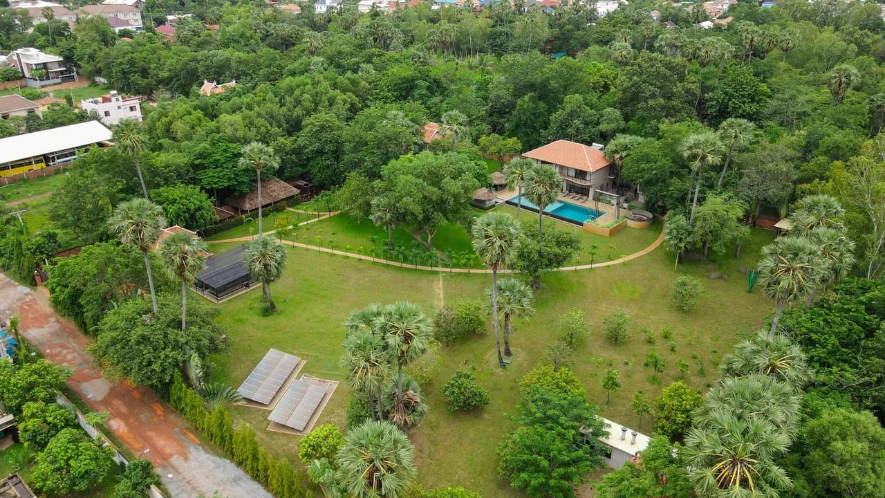 Luxurious 1 Hectare Green Property In Siem Reap photo 2