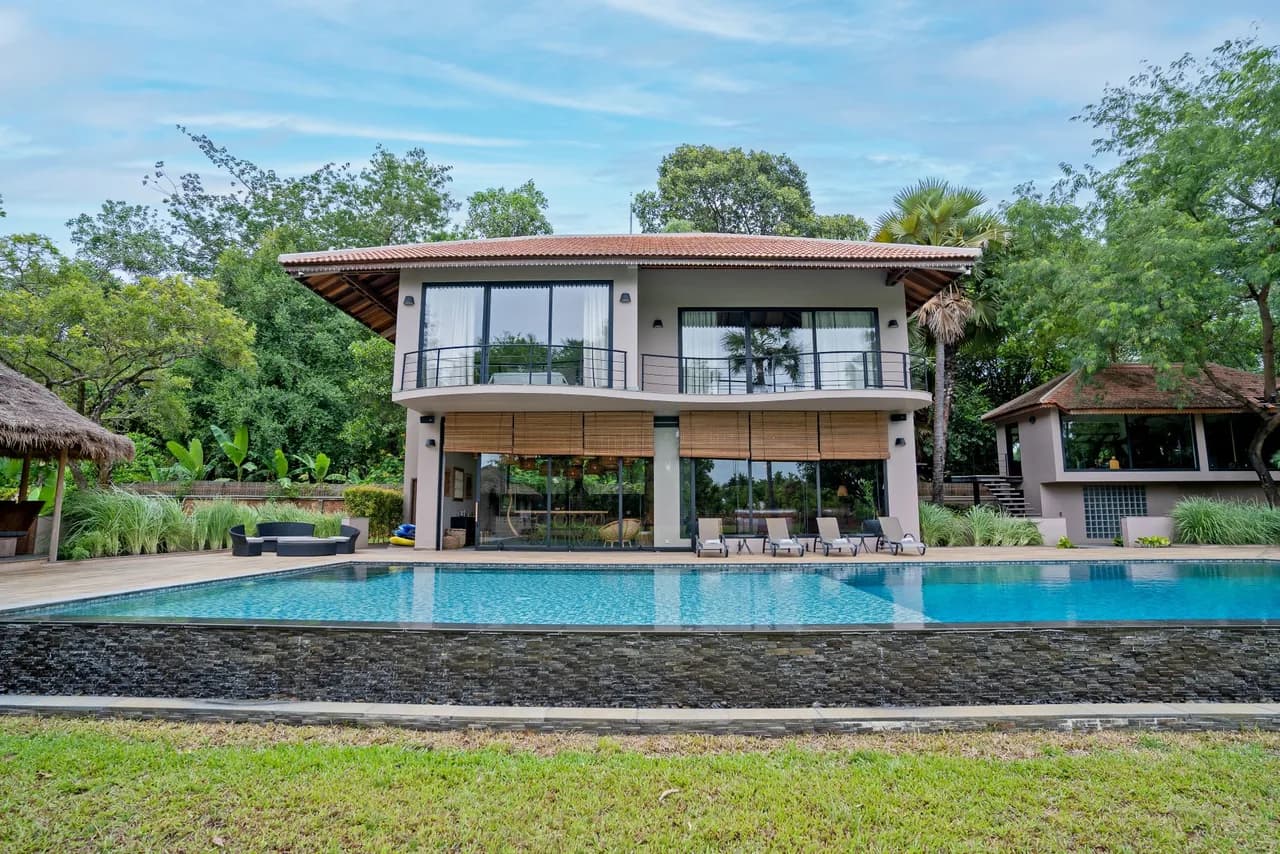 Luxurious 1 Hectare Green Property In Siem Reap photo 3
