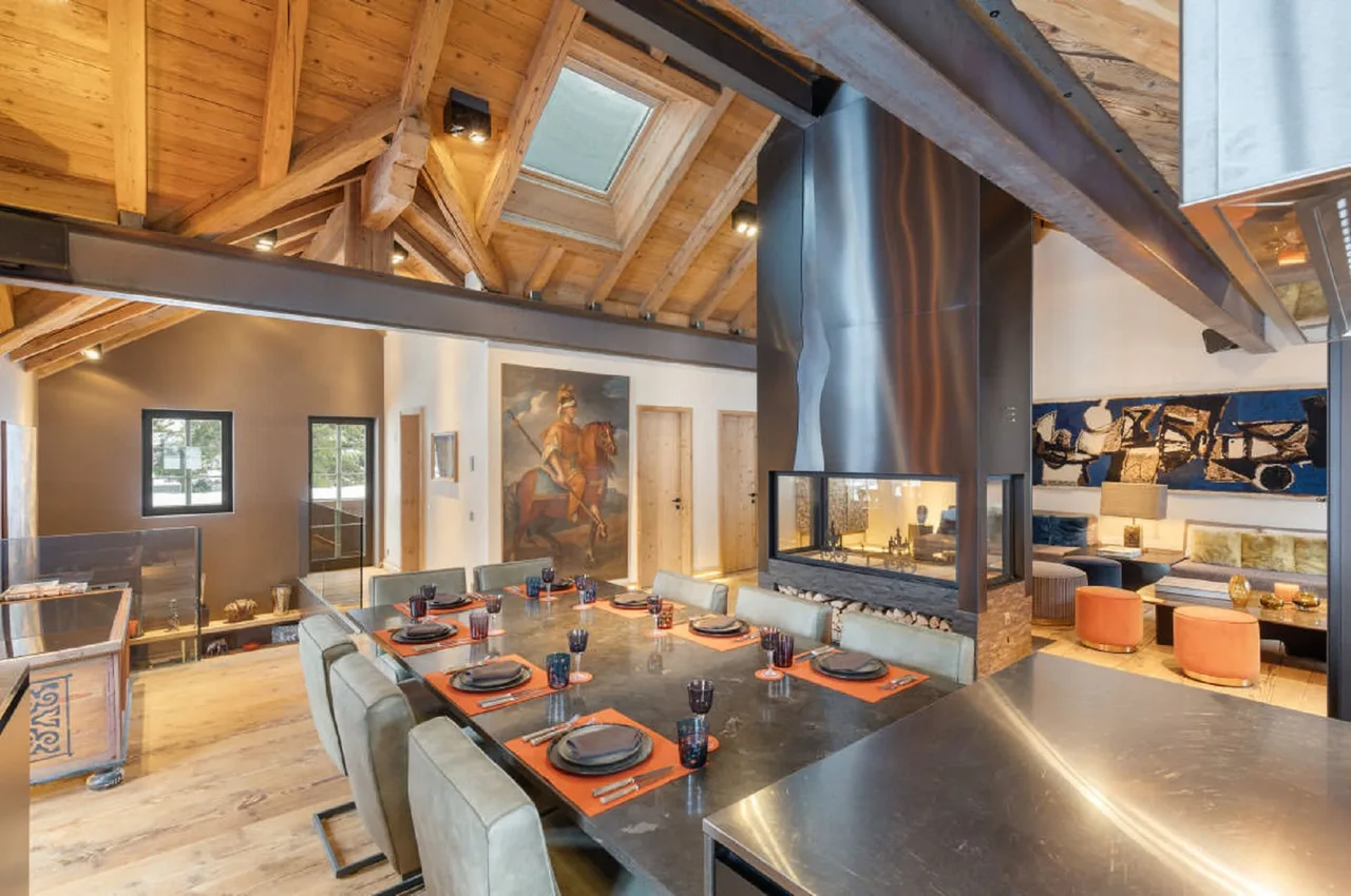 Modern Luxury Duplex In Central Gstaad photo 2