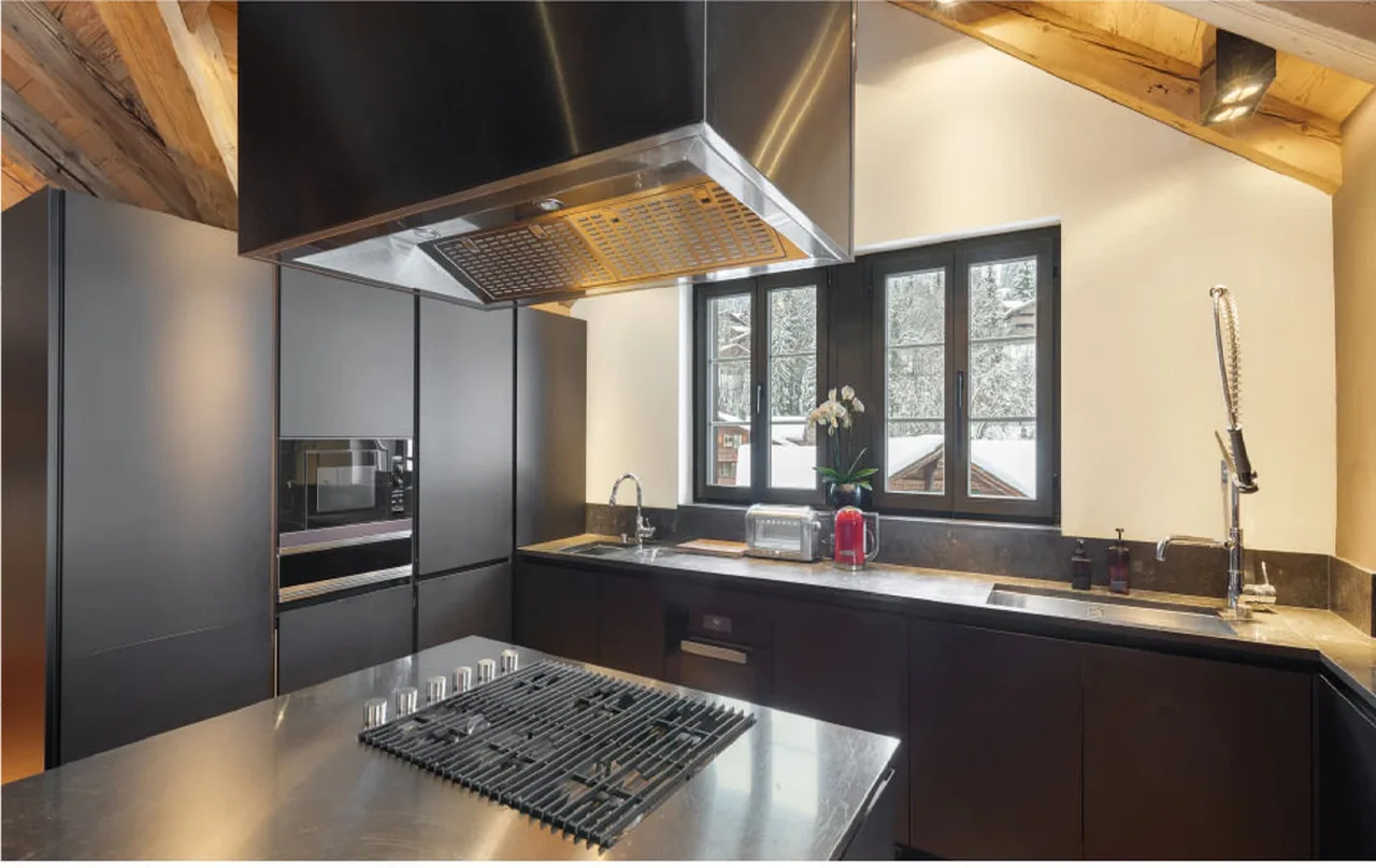Modern Luxury Duplex In Central Gstaad photo 4