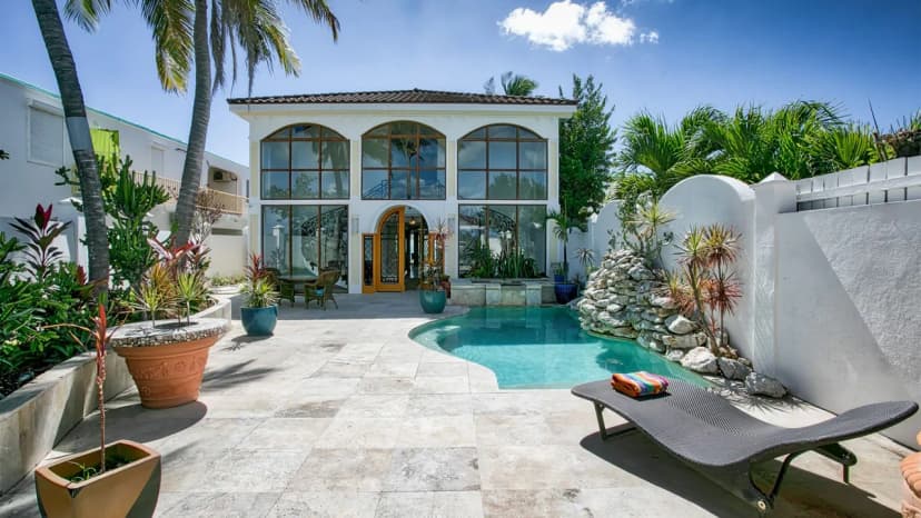 ITALIAN-STYLE BEACHFRONT VILLA IN SIMPSON BAY ROAD