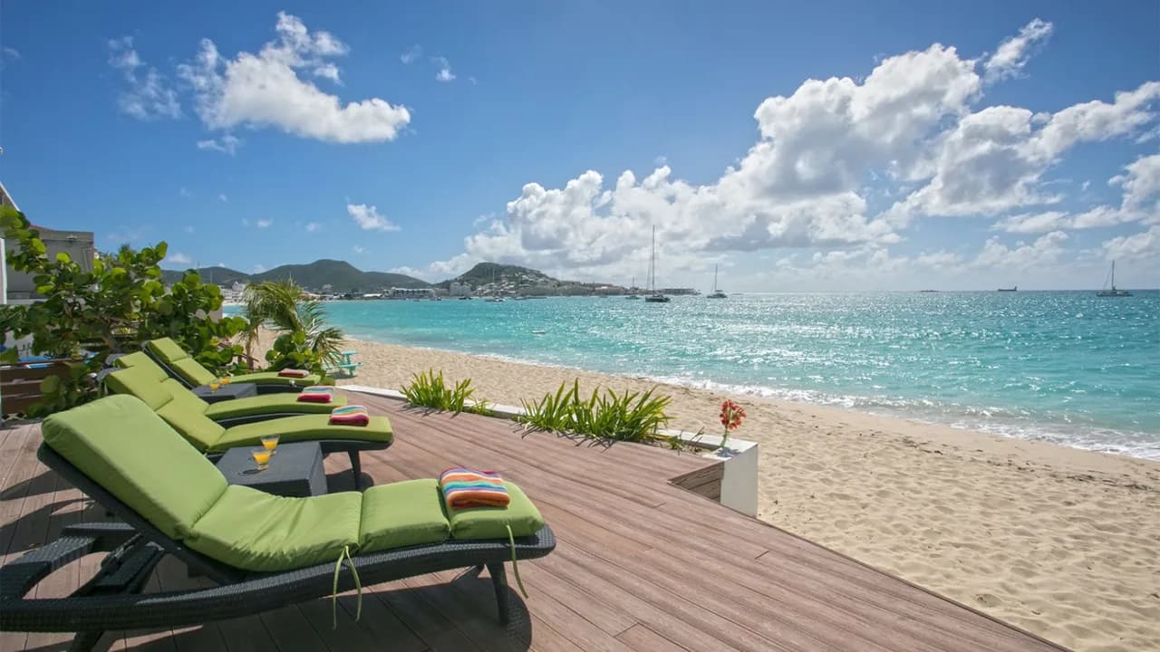 ITALIAN-STYLE BEACHFRONT VILLA IN SIMPSON BAY ROAD photo 3