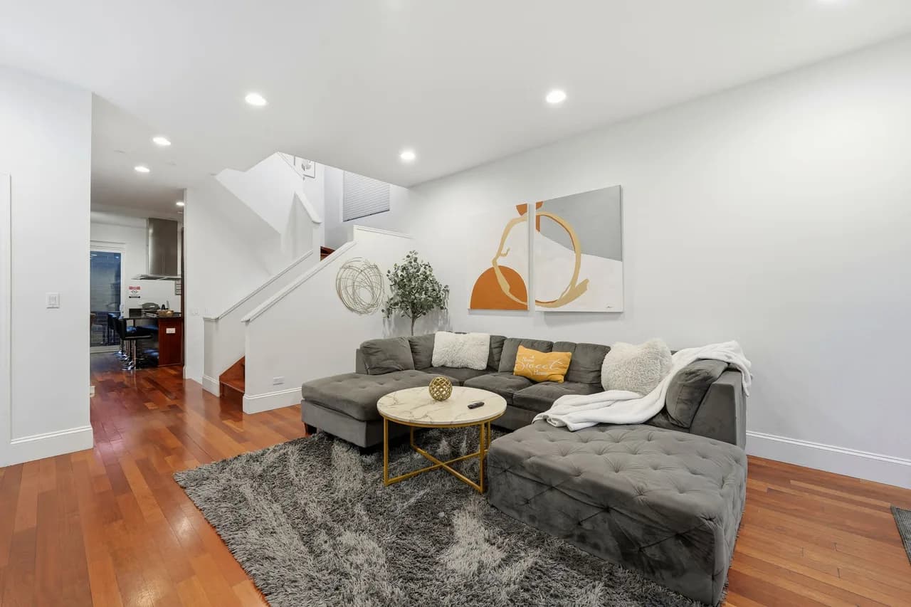 Rooftop Terrace Four Bedroom Home in Chicago