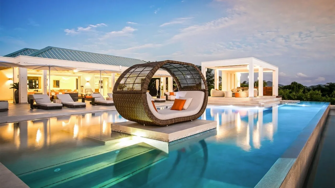 MAGNIFICENT 5BR VILLA IN TERRES BASSES photo 2