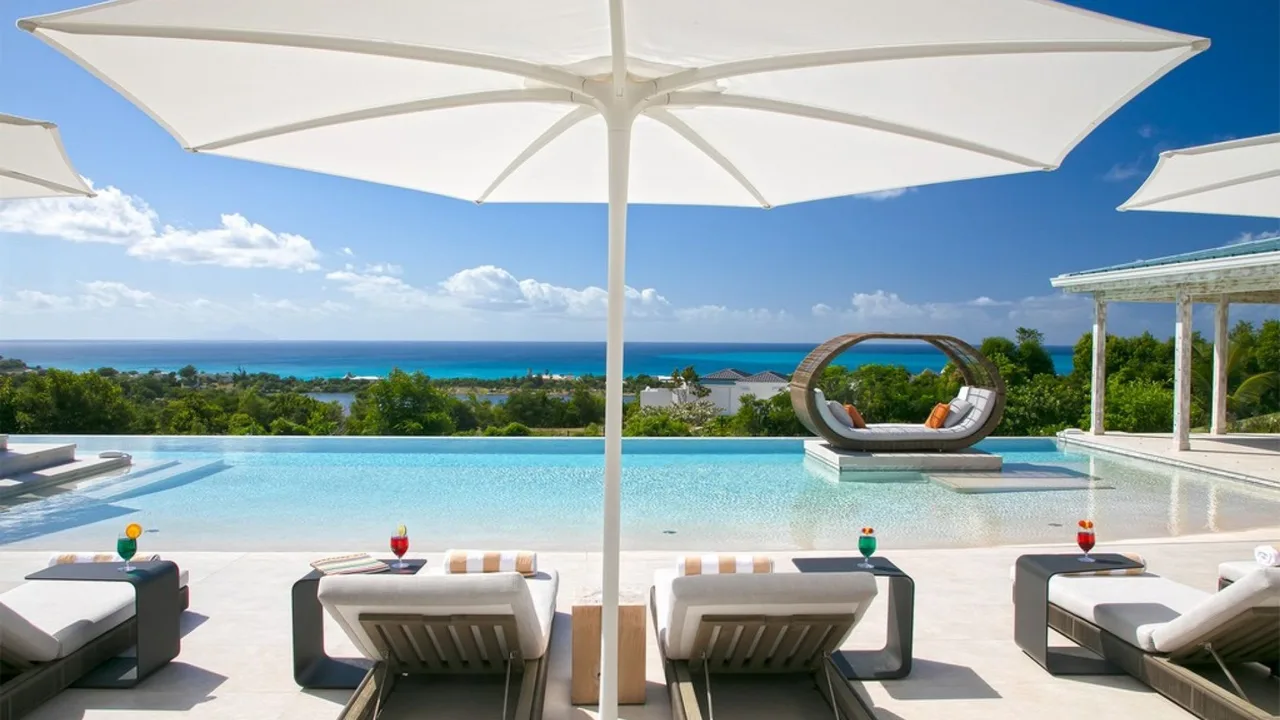 MAGNIFICENT 5BR VILLA IN TERRES BASSES photo 4