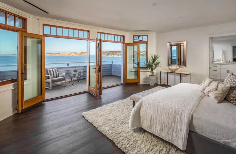 Oceanfront Three Bedroom Villa in San Diego