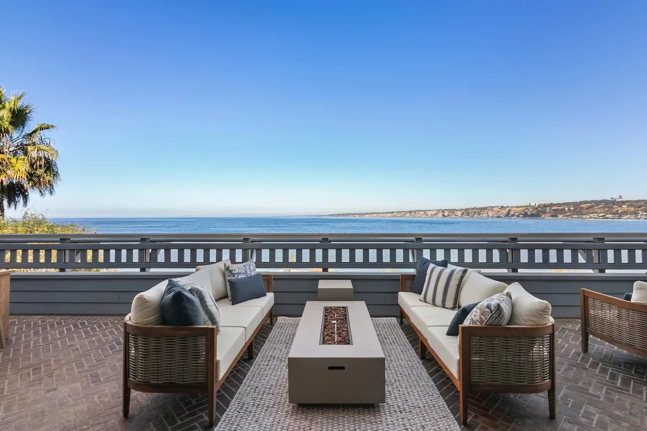 Beachfront Three Bedroom Retreat in San Diego photo 3