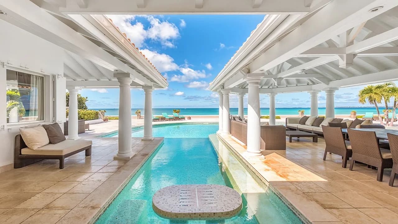 SECLUDED BEACHFRONT VILLA WITH AMAZING VIEWS photo 2