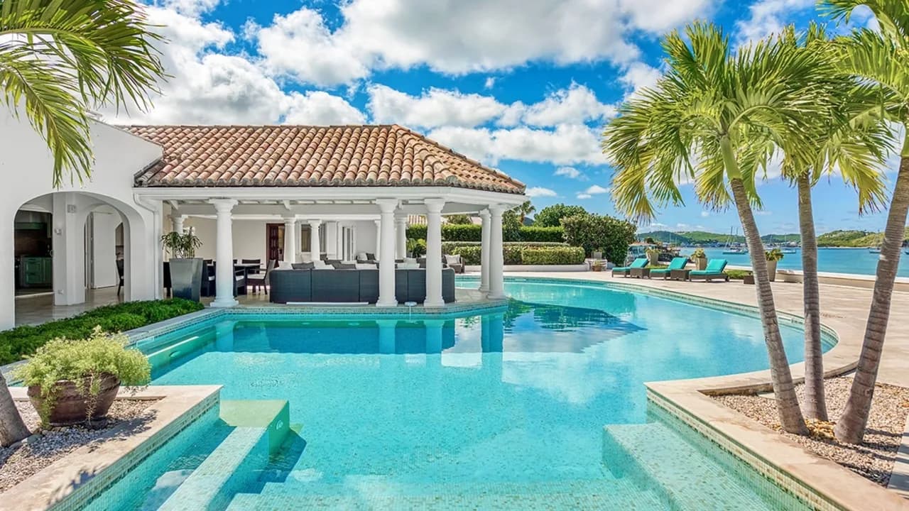 SECLUDED BEACHFRONT VILLA WITH AMAZING VIEWS photo 3