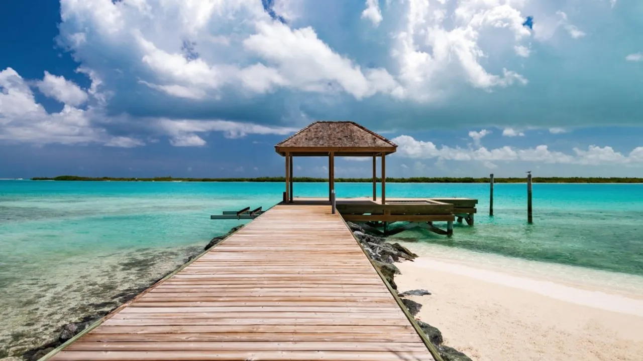 Splendid 6BR Beachfront Villa in Blue Cay photo 5