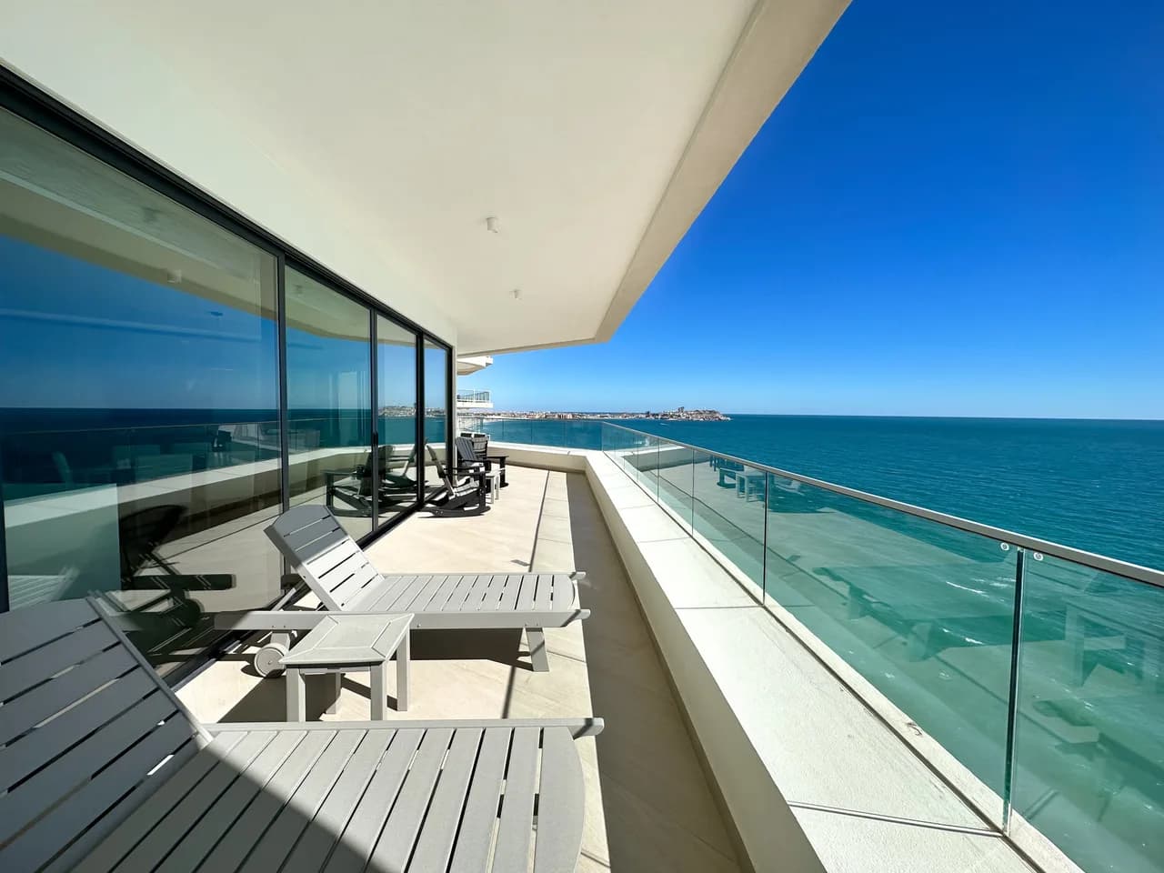 Luxury Six Bedroom Retreat with Private Beach in Rancho El Destierro photo 2
