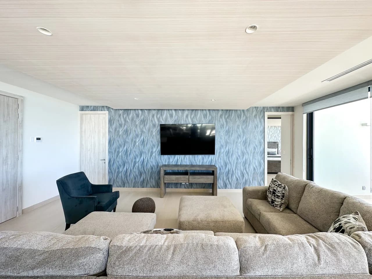 Luxury Six Bedroom Retreat with Private Beach in Rancho El Destierro photo 5