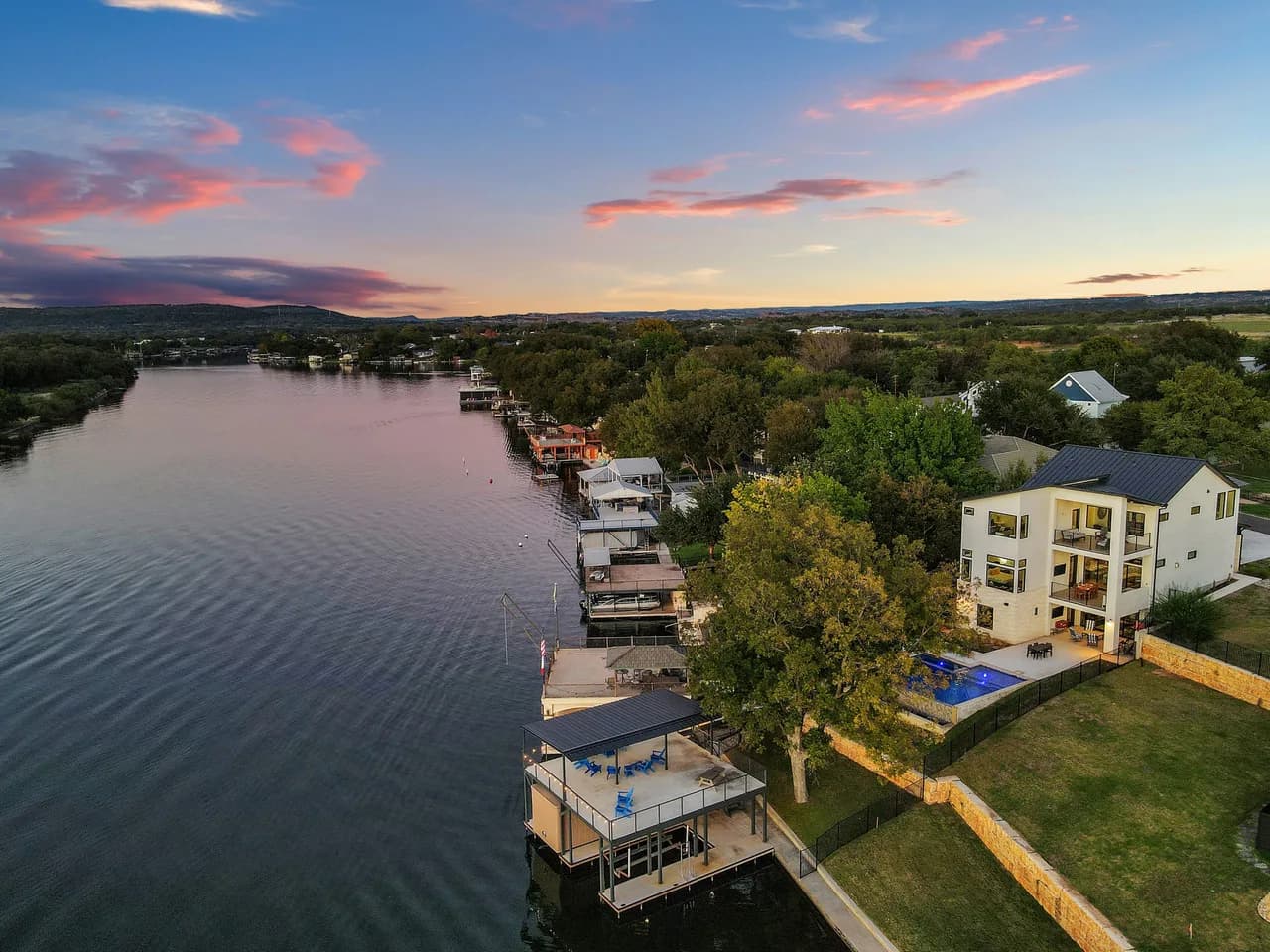 Family-Friendly Five Bedroom Villa in Burnet County photo 3