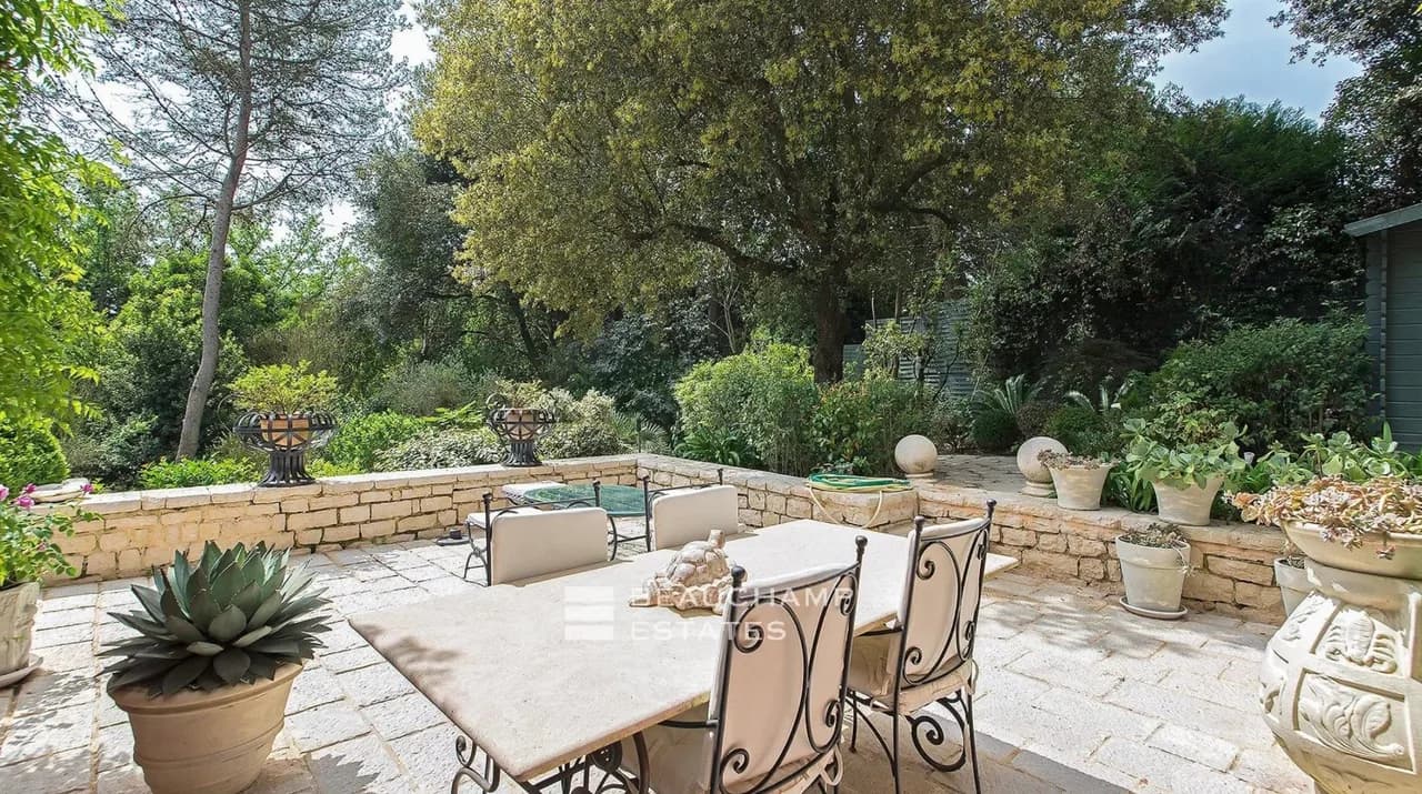 Stunning Luxurious Villa with outdoor pool photo 2