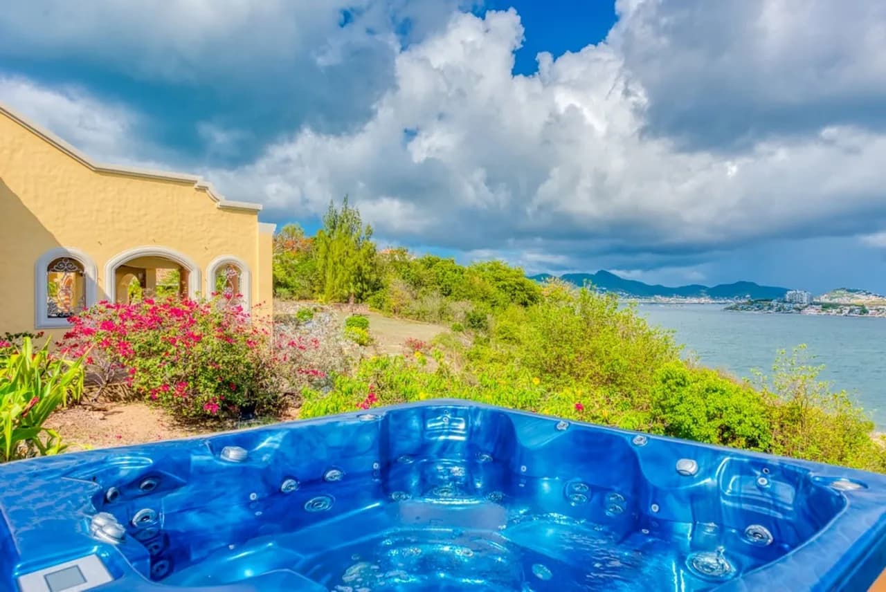 Stunning Villa with luxurious finishes photo 5
