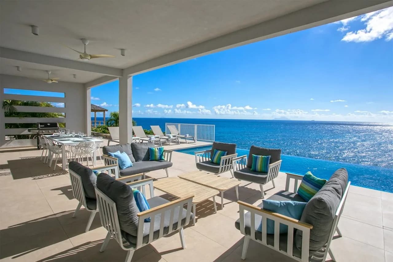 Beautiful villa with stylish and elegant decor photo 4