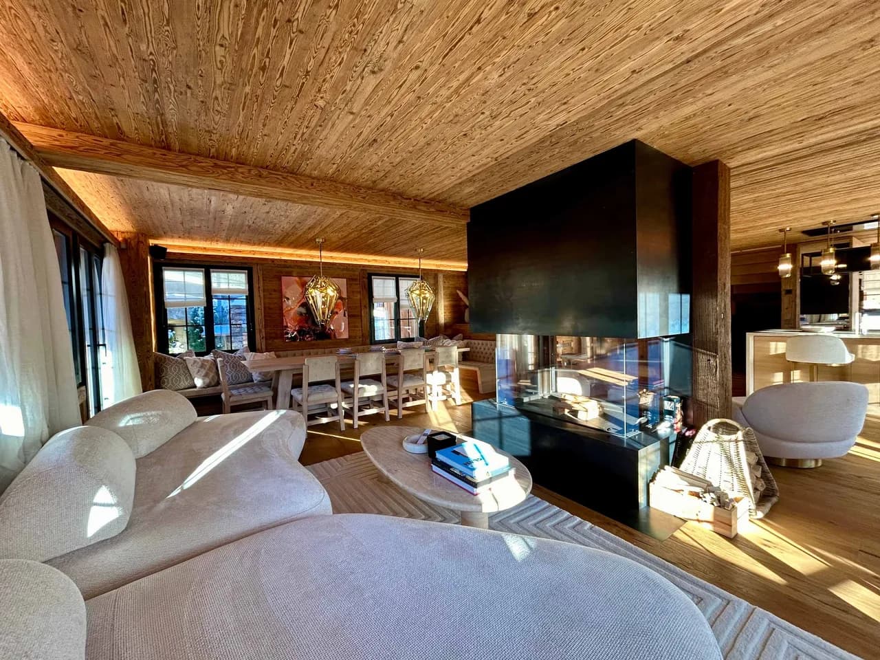 Alpine 3-Bedroom Chalet in Gstaad photo 4