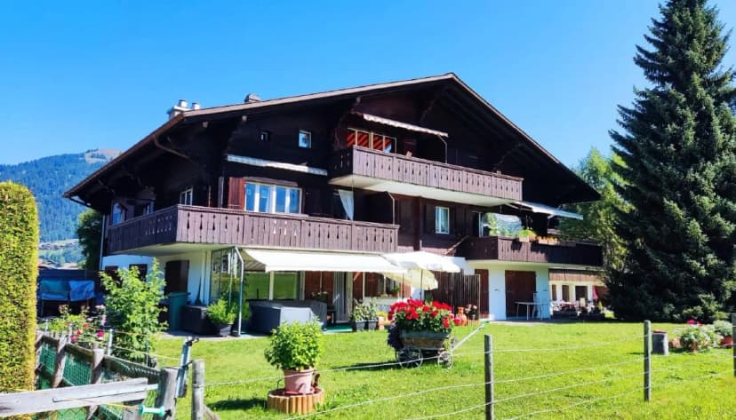 Alpine Haven 3-bedroom Chalet in Gstaad