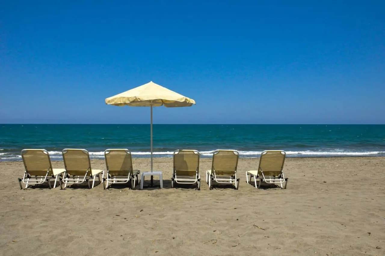 Vibrant Beach Villa 20 Meters From the Water photo 5