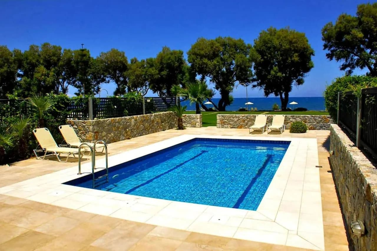 Charming 1 Br Bungalow 20 Meters From the Beach photo 4