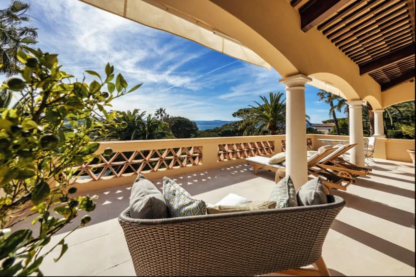 Prestigous Villa In The Shores Of Côte D’azur