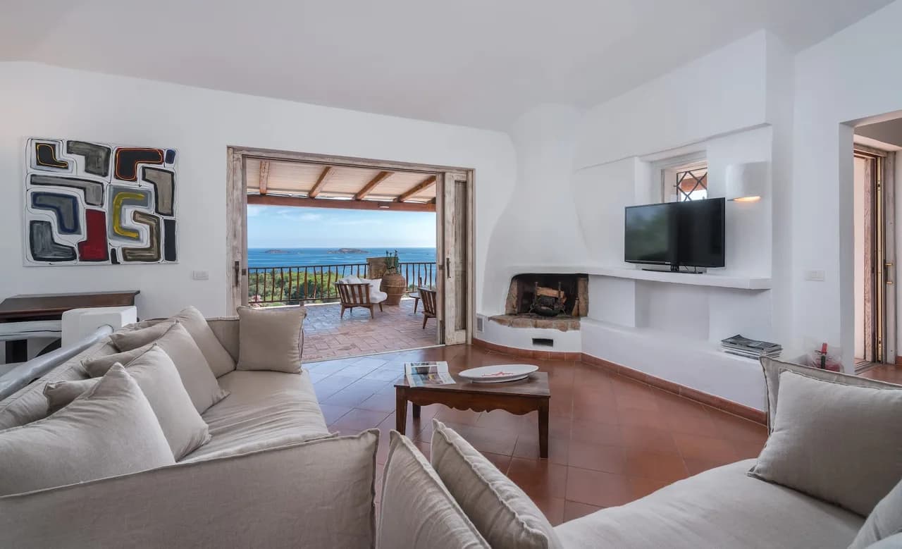 Elegant Poolside Retreat in Sardinia photo 2