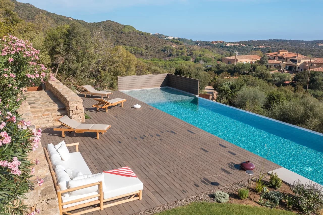 Elegant Poolside Retreat in Sardinia photo 4