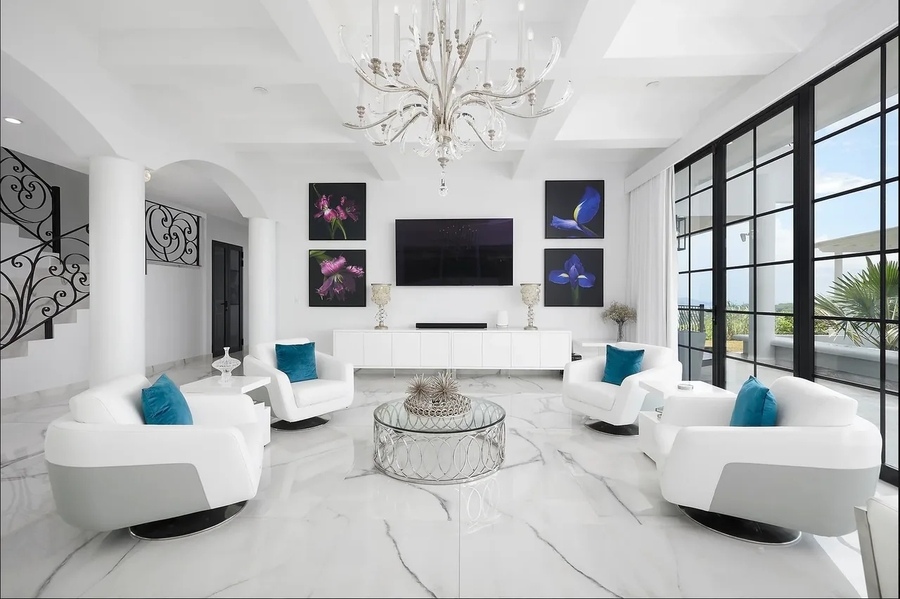 Luxury Villa in Breathtaking Tropical Paradise photo 2