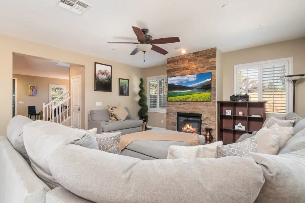 Outdoor Oasis Four Bedroom Villa in Riverside County photo 3
