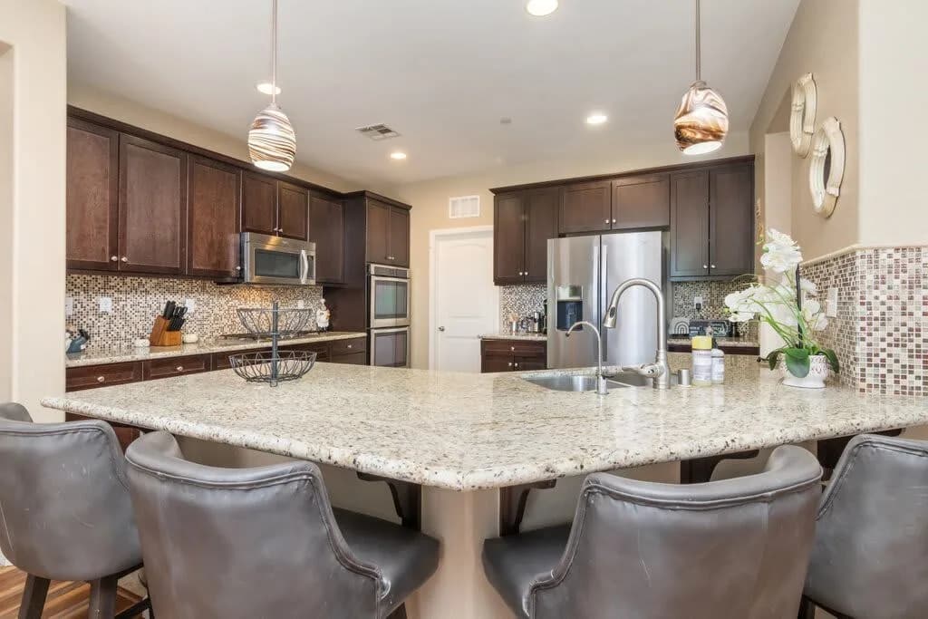 Outdoor Oasis Four Bedroom Villa in Riverside County photo 4