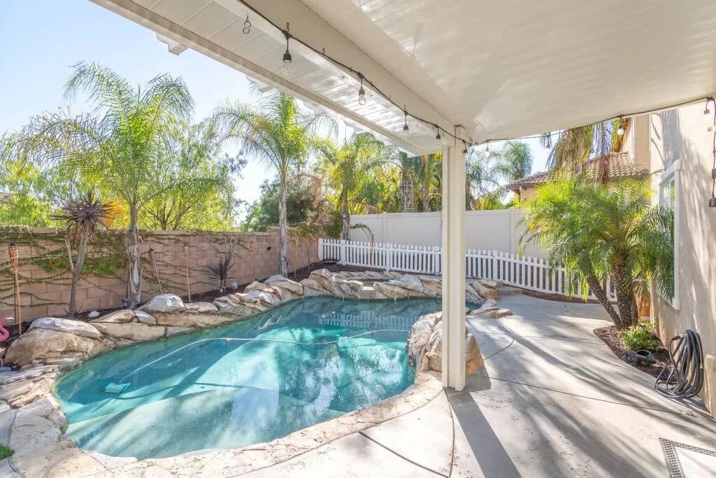 Outdoor Oasis Four Bedroom Villa in Riverside County photo 5