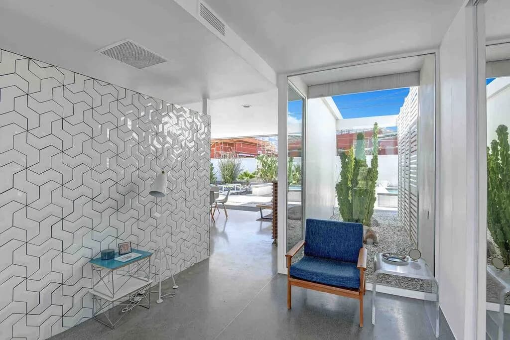 Historic Poolside Villa in Palm Springs photo 2