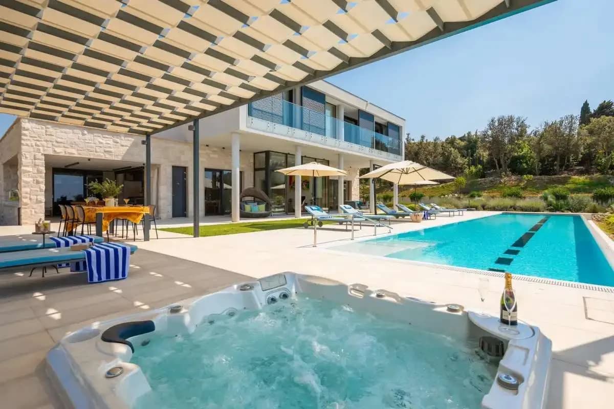 Chic Villa In Brac With Contemporary Design photo 2