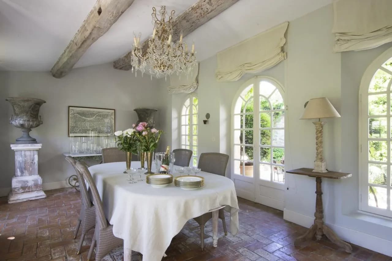 17th-century Farmhouse With Elegance And Charm photo 3