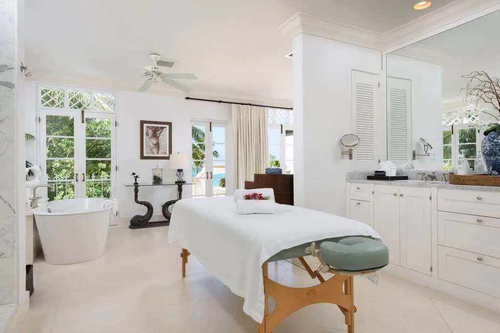 Mediterranean-style 4BR Villa in Turtle Tail photo 5