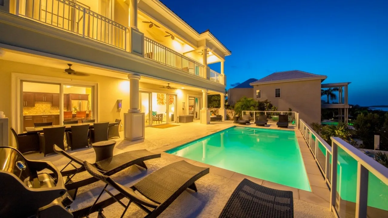 SECLUDED 4BR CARIBBEAN VILLA IN SILLY CREEKS photo 2