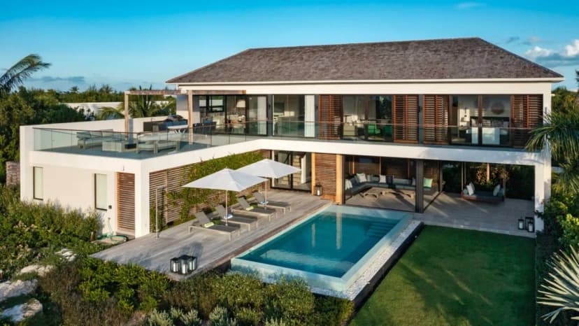 Stunning 3br Contemporary Villa With Private Pool