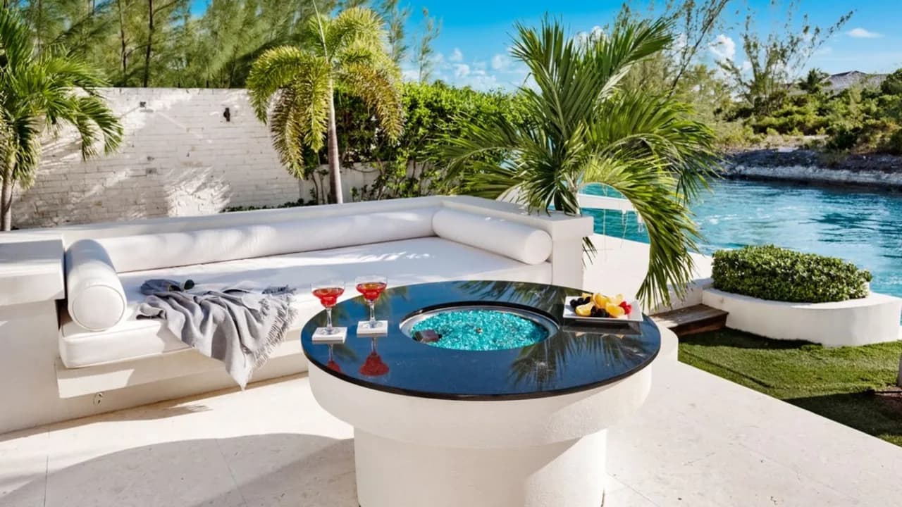 NEWLY BUILT 3BR LUXE VILLA WITH MAGINIFICENT VIEWS photo 4