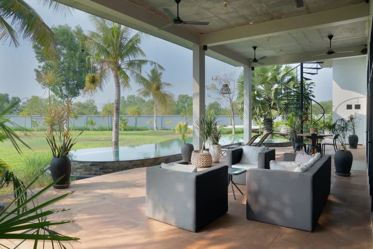 Relaxing Bright Modern Villa photo 2
