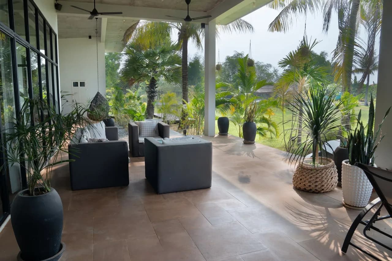 Relaxing Bright Modern Villa photo 5